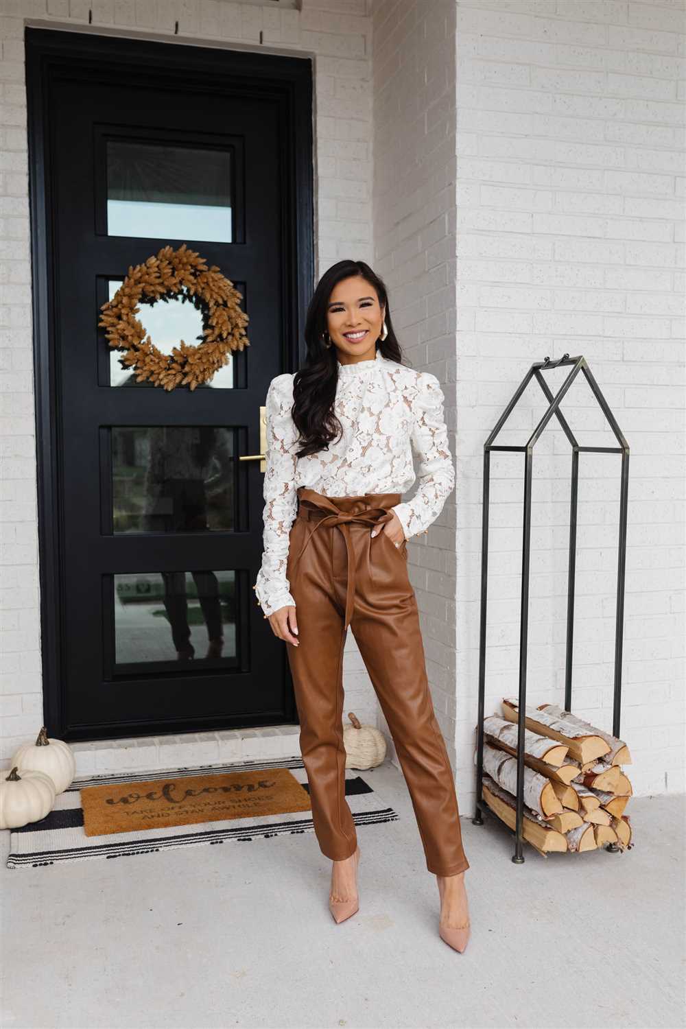 How to wear brown leather pants