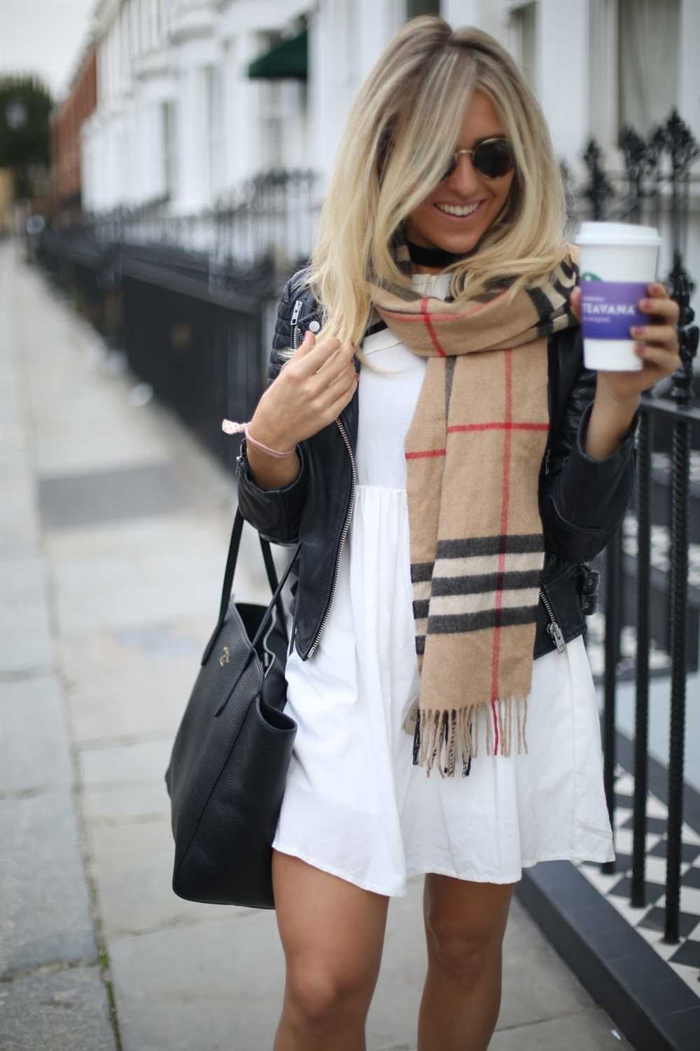 How to wear burberry scarf